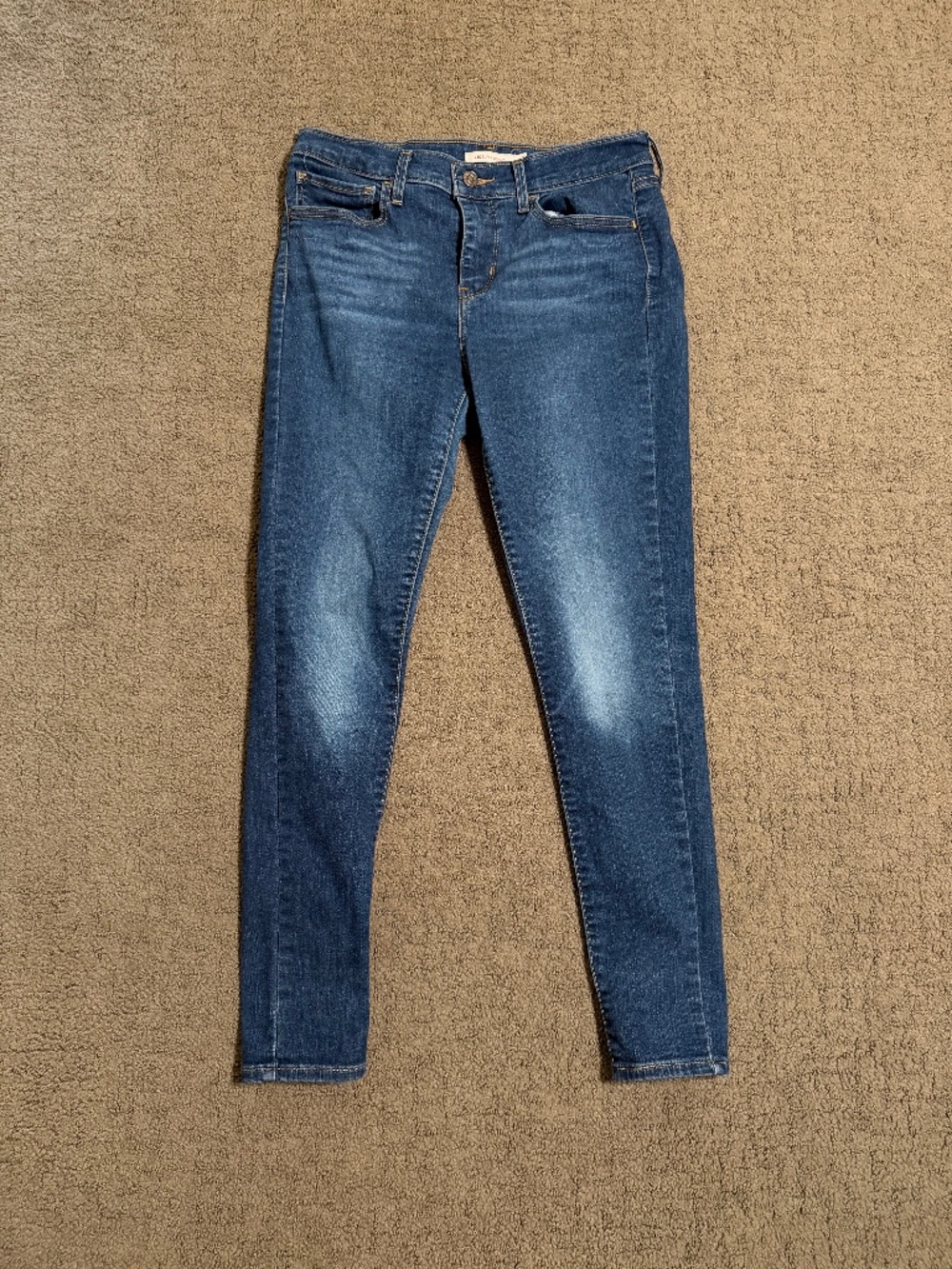 Levi’s Women’s 710 Super Skinny Jeans Medium Wash Blue Size 30